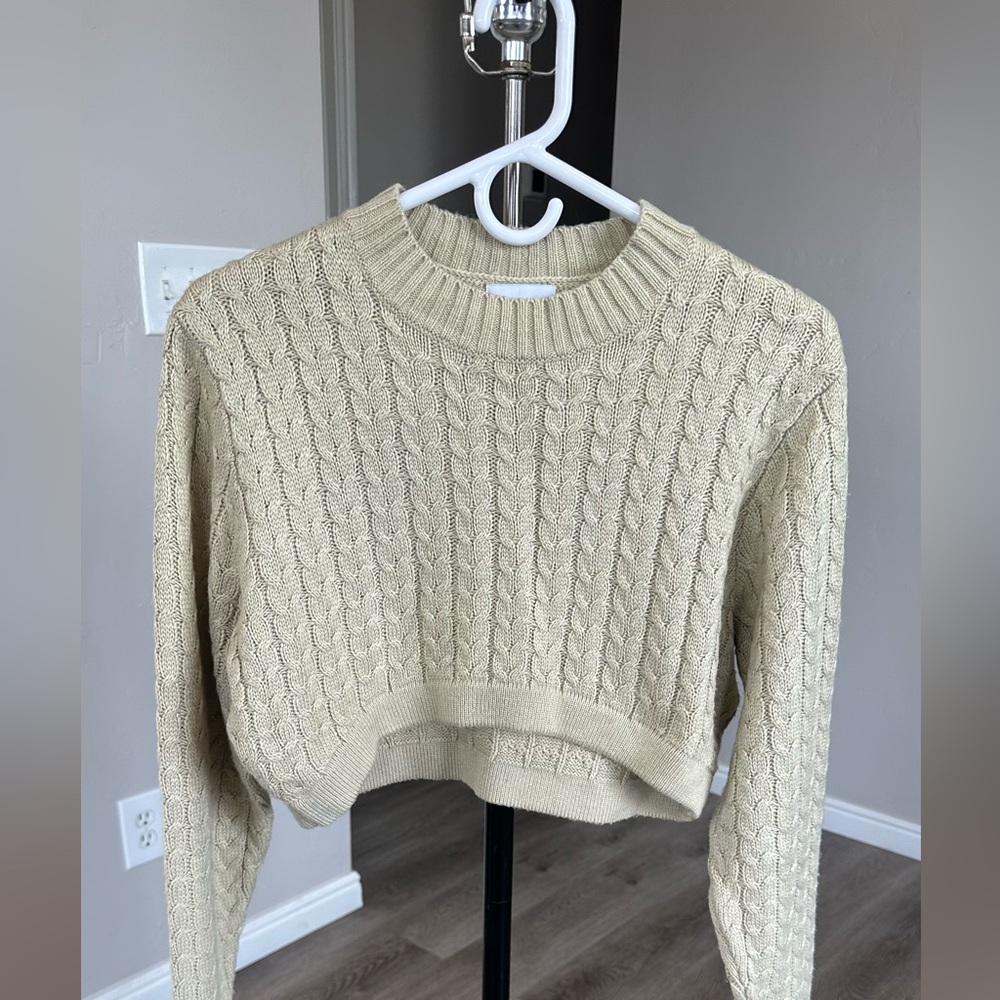 DANIELLE BERNSTEIN Cream Cable Knit Crop Top Sweater